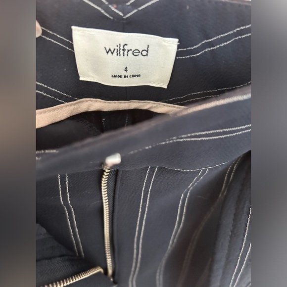 Aritzia pants with belt - Picture 2 of 2